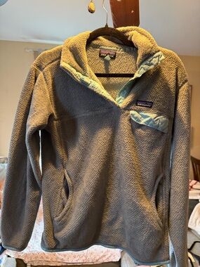 Patagonia Gray Fleece Pullover with Light Blue Trim
